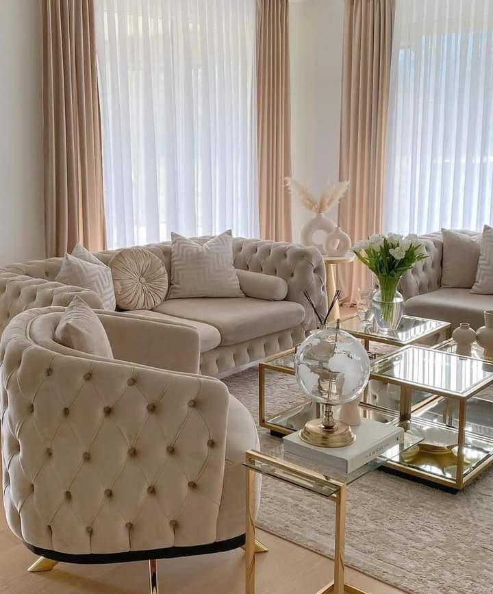 Made-to-order tufted sofa set in a Dubai living room by ELEVE